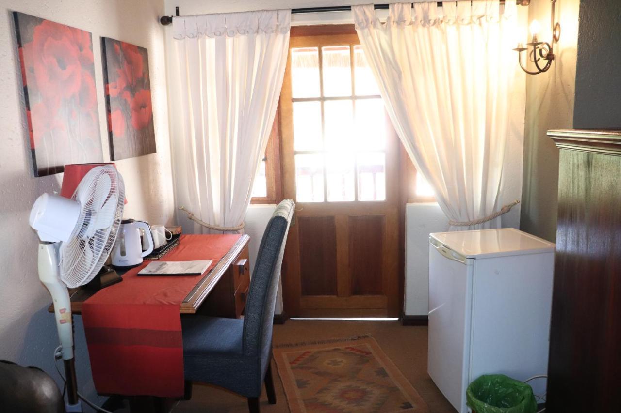 Khaya Africa Guesthouse Midrand Exterior foto